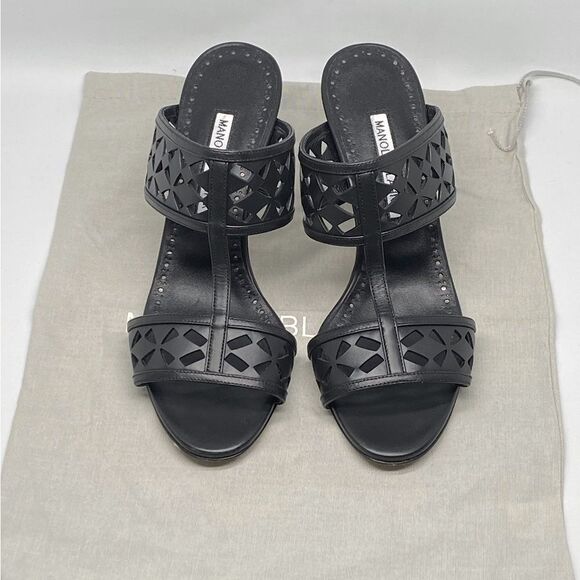 Manolo Blahnik Sophocles Perforated Mules size 37 - Picture 10 of 12